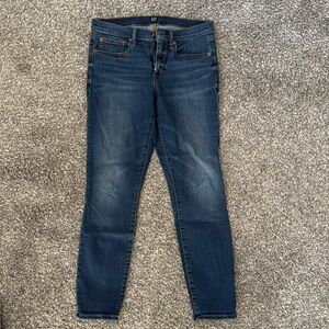 Women’s GAP Skinny Jeans, size 28R, True Skinny. Excellent condition!